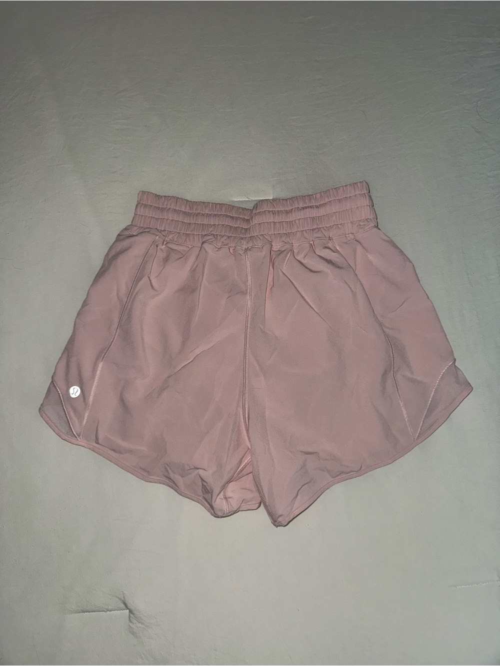 Lululemon Hotty Hot High-Rise Lined Short 4”. Size 6 - Picture 2 of 3